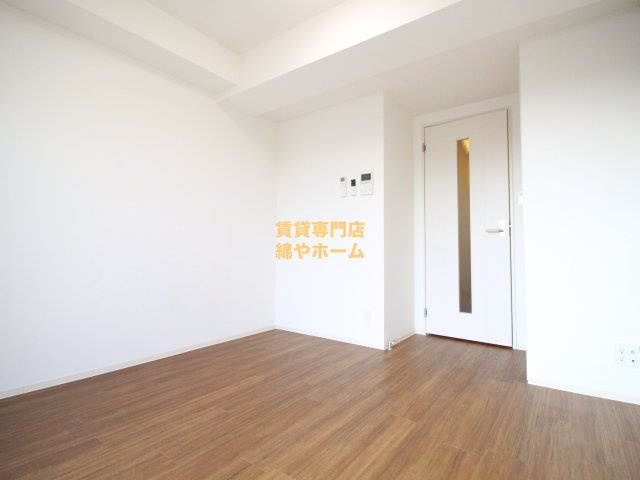 グランパシフィック長橋の洋室|落ち着いた色調の洋室です