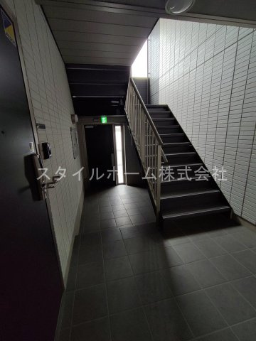 ファミール駅西のロビー