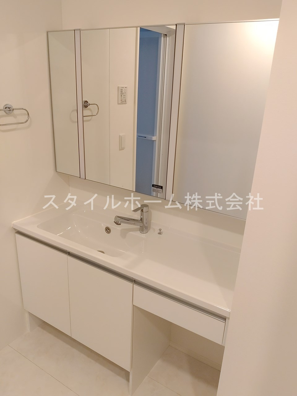 ファミール駅西の洗面所|イメージ写真です。