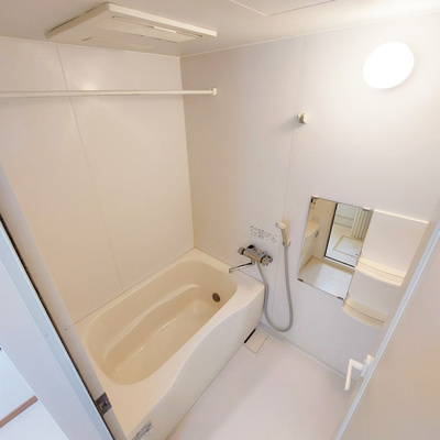 【浴室】 | アン・ウィスタリア