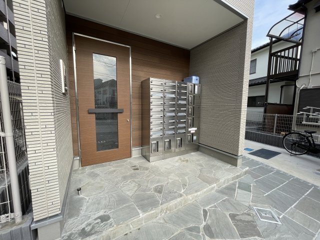 ヴィラ鳩ヶ谷のエントランス