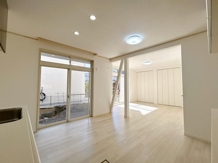 昭島市緑町３丁目の中古一戸建の居間・リビング