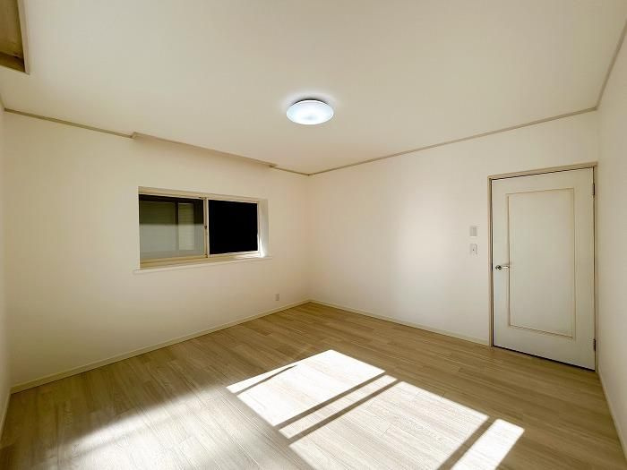 昭島市緑町３丁目の中古一戸建の洋室