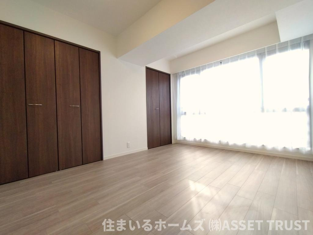 サンクタスガーデン砧の洋室|洋室１　明るくて収納も充実しています♪