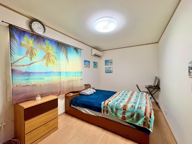 京都市伏見区羽束師鴨川町　中古戸建ての洋室|2F 7.5帖洋室。全居室クローゼット完備です。