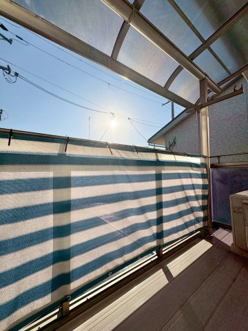 京都市伏見区羽束師鴨川町　中古戸建てのバルコニー|南向きで陽当たりの良いバルコニー。