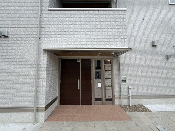 スプランデュール高井田のエントランス