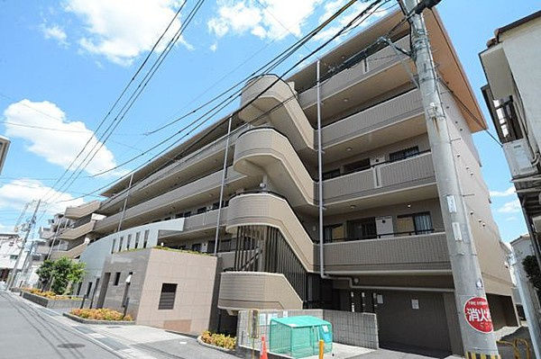 アグレスト昆陽池西の外観