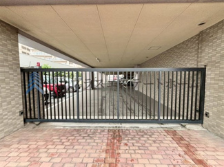 【その他】 | ロワイヤル飾磨 | ゲート付きの平面駐車場♪