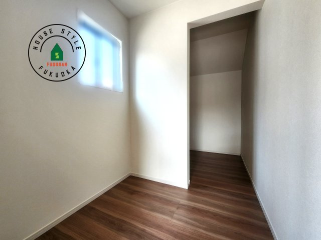 福岡市早良区賀茂2丁目第4-1棟（1号棟）　の収納|洋服や大きな荷物が多い方や人数の多いご家族などは、一般的なクローゼットよりもウォークインクローゼットのほうが使い勝手が良いです。