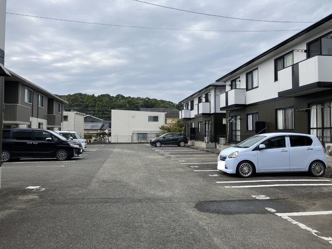 【駐車場】 | ファミール小春の里 B棟 | 駐車場