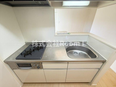 【キッチン】 | アヴェイル淡路・旭化成ヘーベルメゾンHEBEL HAUS | コンパクトなキッチンで掃除もラクラク