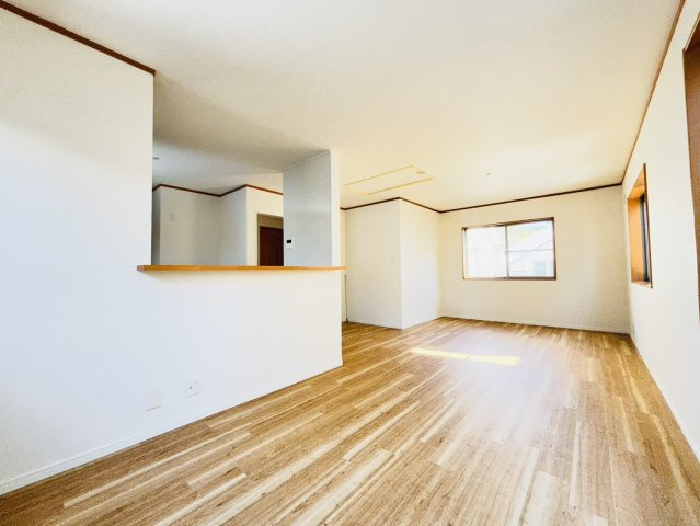 和田戸建の居間・リビング
