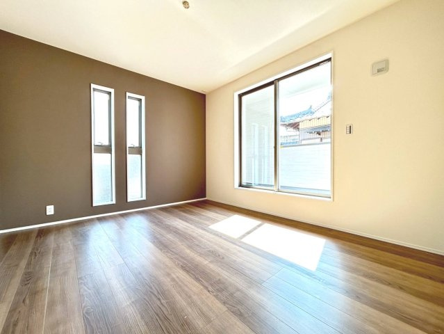 リーブルガーデン　一宮市大毛向野　全1区画分譲のトイレ|超表面平滑加工とイオンパワーの「セフィオンテクト」加工で、汚れが付きにくく落ちやすい仕様で清潔です。
便器にフチがないので汚れが隠れて見えない部分がありません。お手入れがとってもラクラクです。