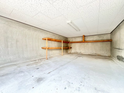 【駐車場】 | 吹田市岸部北４丁目中古戸建 | 現在ご返済中のカーローン・カードローン・教育ローンなどを住宅ローンに一本化したり、家具家電購入費用・引越し費用を住宅ローンと組み合わせるなど、お客さまにメリットの多い住宅ローンのご提案が可能です。