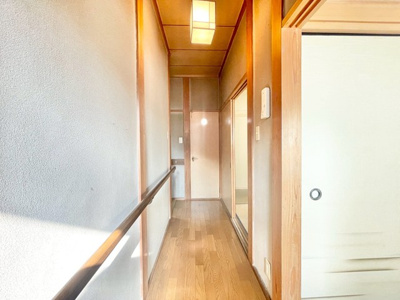 【内装】 | 吹田市岸部北４丁目中古戸建 | こちらの物件近くの教育施設や、スーパー・公園など、物件周辺の住環境を併せてご案内させて頂きます。ぜひ、現地での暮らしをイメージなさって下さい！