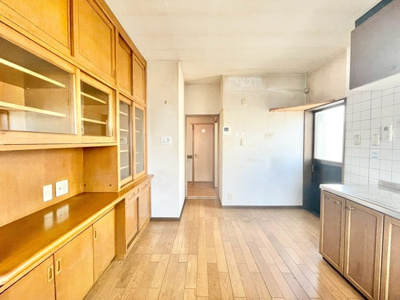 【居間・リビング】 | 吹田市岸部北４丁目中古戸建 | エイブルだけの嬉しいサービス、ご用意しております。詳細は、お気軽に当社までお問合せ下さいませ！