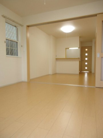 クラールⅡの居間・リビング|こちらのリビングで趣味の時間をお楽しみください