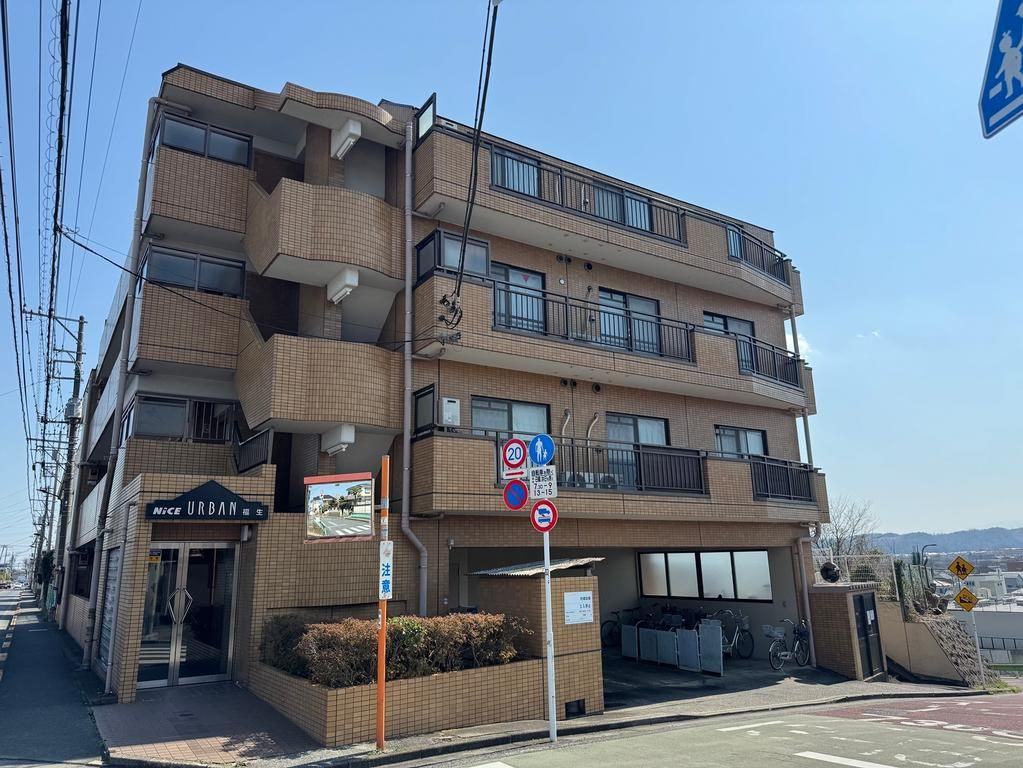 福生市牛浜の中古マンションの外観