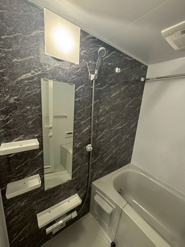 エストゥルース亀戸の浴室