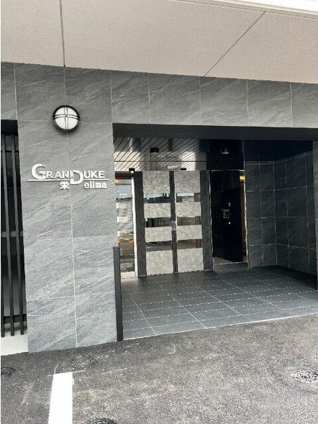 GRAN DUKE栄elimaのエントランス