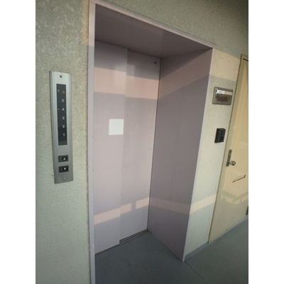  | アーデンハウス