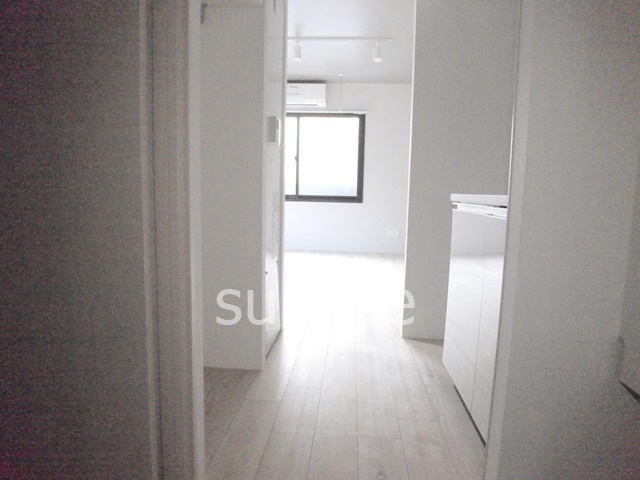 brightnewの居間・リビング|キッチンスペース