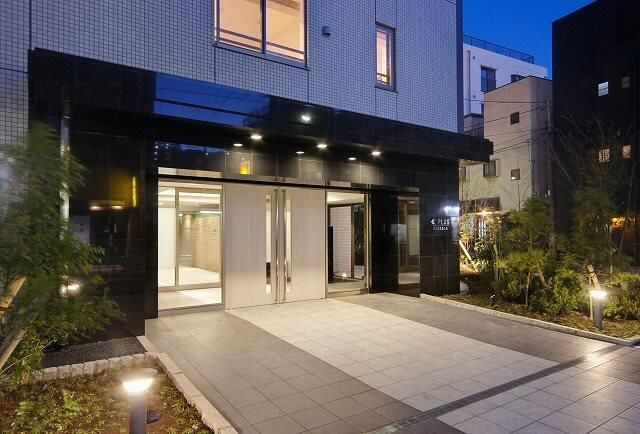 エスティメゾン赤羽のエントランス