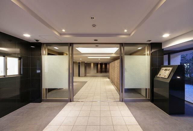 エスティメゾン赤羽のエントランス