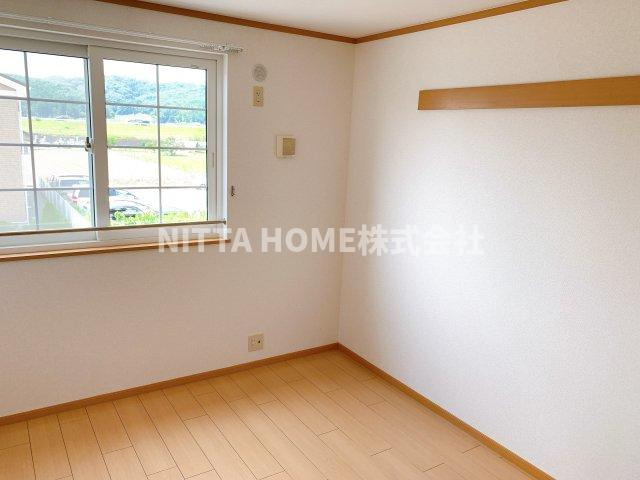 サンヒルズＡの洋室|６帖以上の洋室が２室あります☆彡