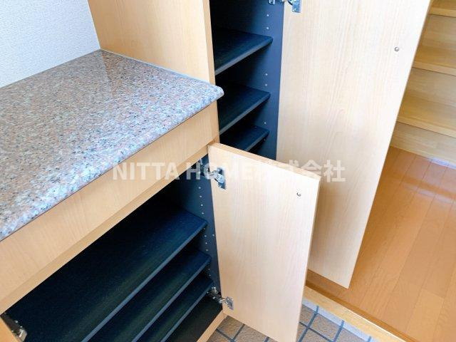 サンヒルズＡの設備|シューズボックスも収納豊富＊
