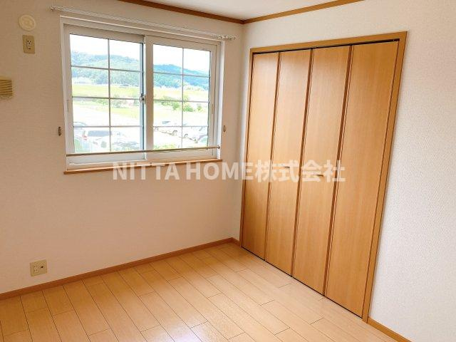 サンヒルズＡの子供部屋|最上階・角部屋です◇