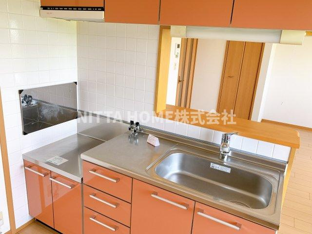 サンヒルズＡのキッチン|収納たっぷりのカウンターキッチン♪