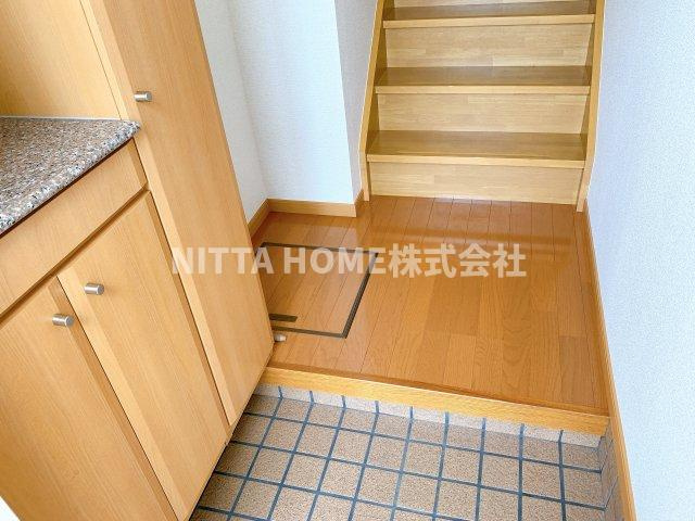 サンヒルズＡの玄関|十分なスペースの玄関です◎