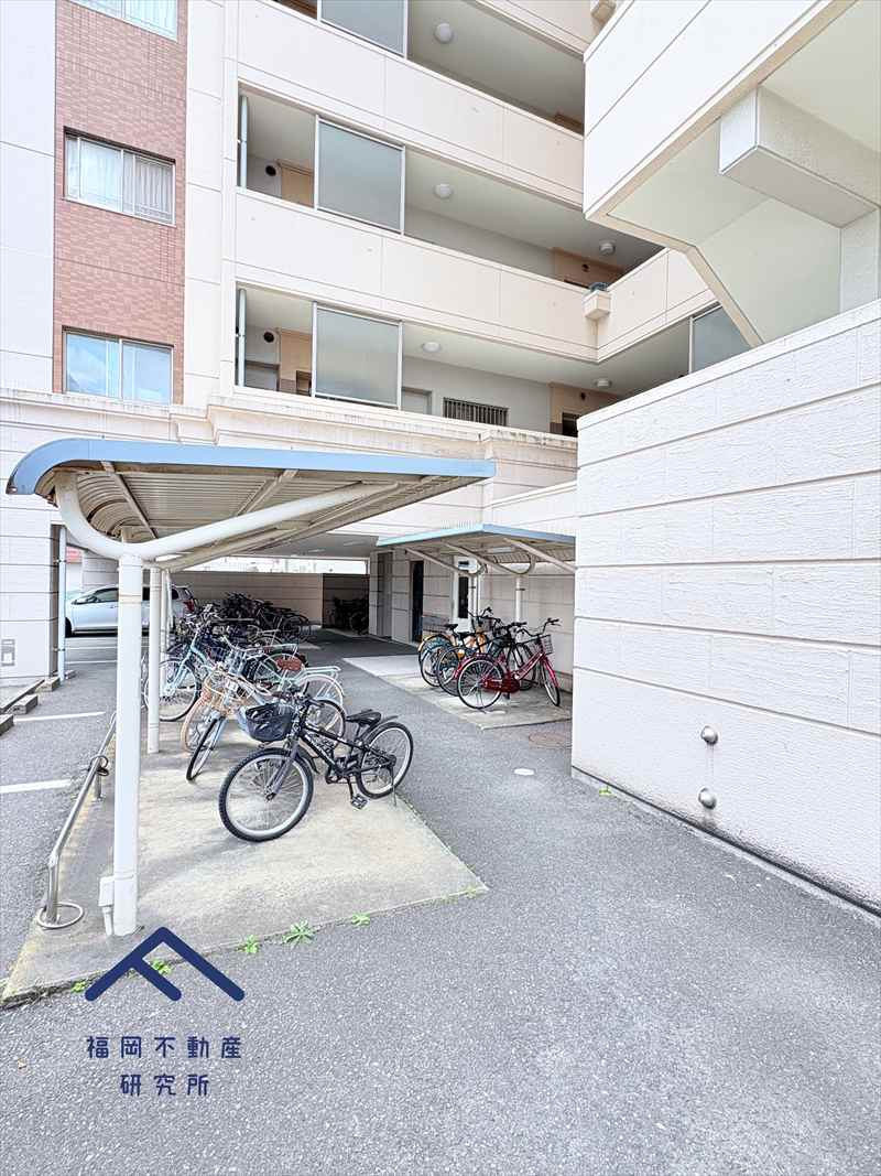 アーサー箱崎公園パークビューの駐車場