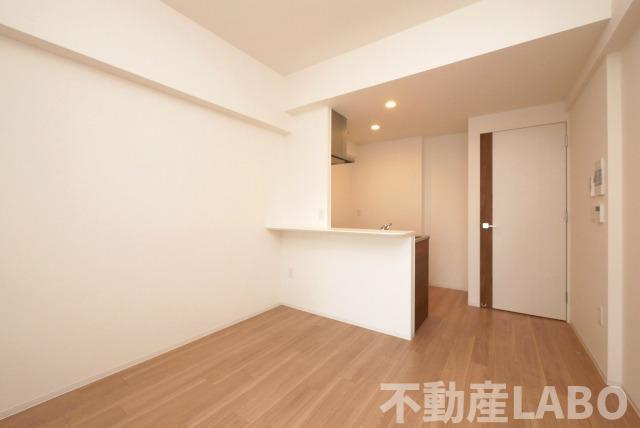 セレニテ難波ミラク参番館の居間・リビング