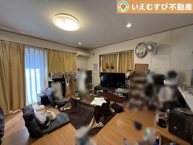 ふじみ野市亀久保　中古戸建の居間・リビング