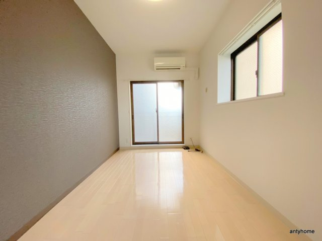 CASA MT 東三国　仲介手数料無料の居間・リビング