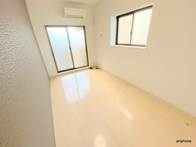 CASA MT 東三国　仲介手数料無料の居間・リビング