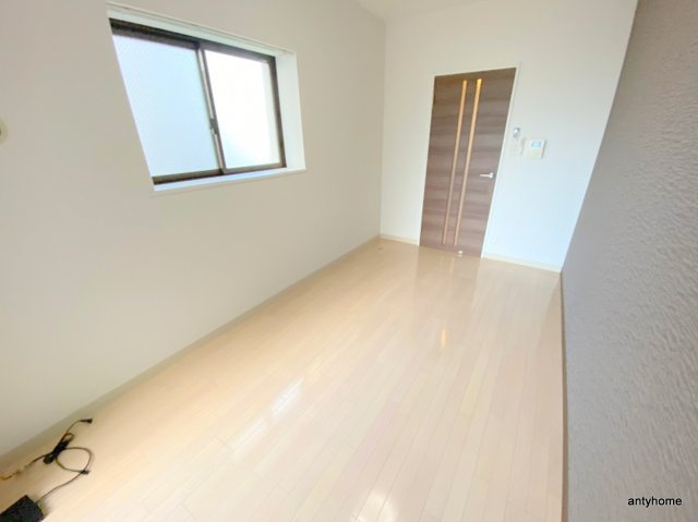 CASA MT 東三国　仲介手数料無料の居間・リビング