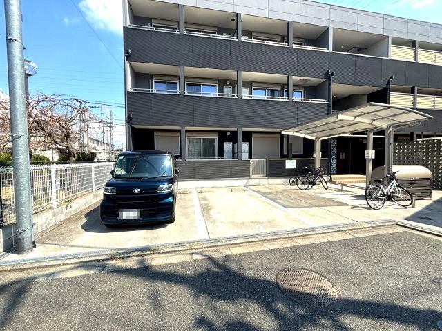 ステラウッド道明寺Ⅱの駐車場