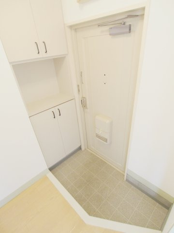 ヨシミマンションの玄関