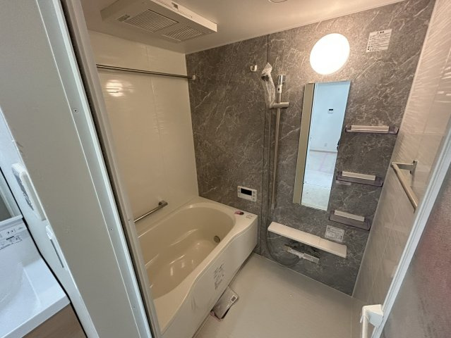 ライオンズマンション淵野辺第五の浴室|新規ユニットバス。