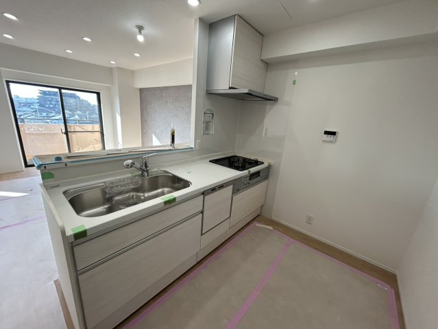 ライオンズマンション淵野辺第五のキッチン|新規対面キッチン。