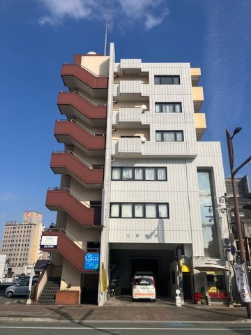 大屋ビルのエントランス