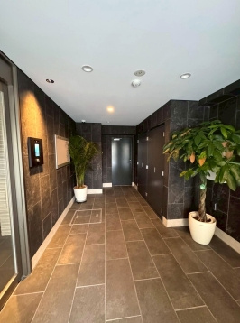 第5荒野ビルのロビー