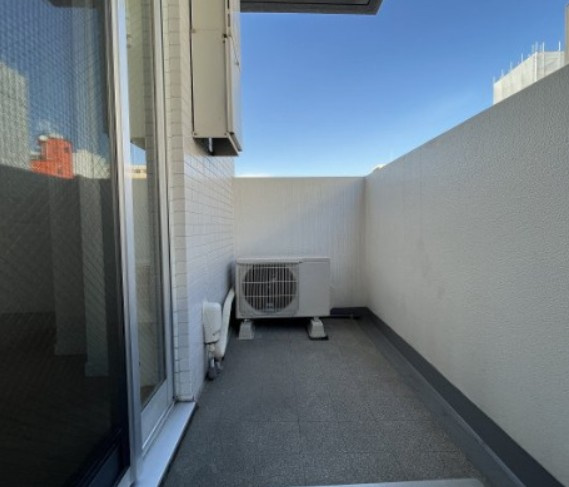 メインテラス上野のバルコニー