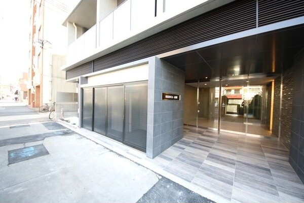 S-FORT名駅南五丁目のエントランス