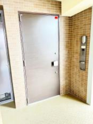 【玄関】 | グローリオ三軒茶屋