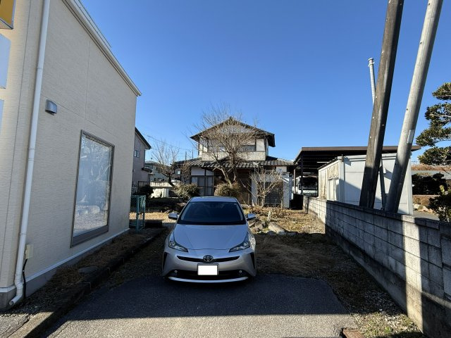 日光市森友　戸建の駐車場